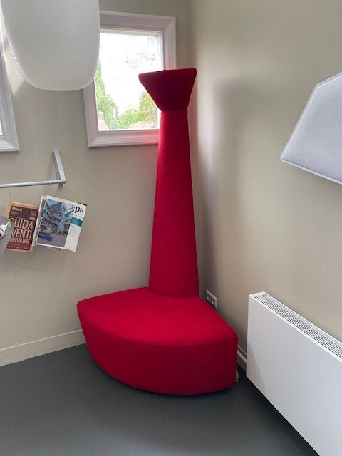 Klassieke fauteuil voor in een hoekje, Ophalen, Klassiek, 75 tot 100 cm, Zo goed als nieuw