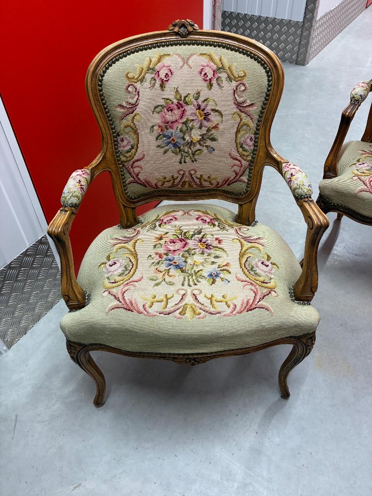 Klassieke stoelen, Huis en Inrichting, Ophalen, Gebruikt, Twee, Bruin