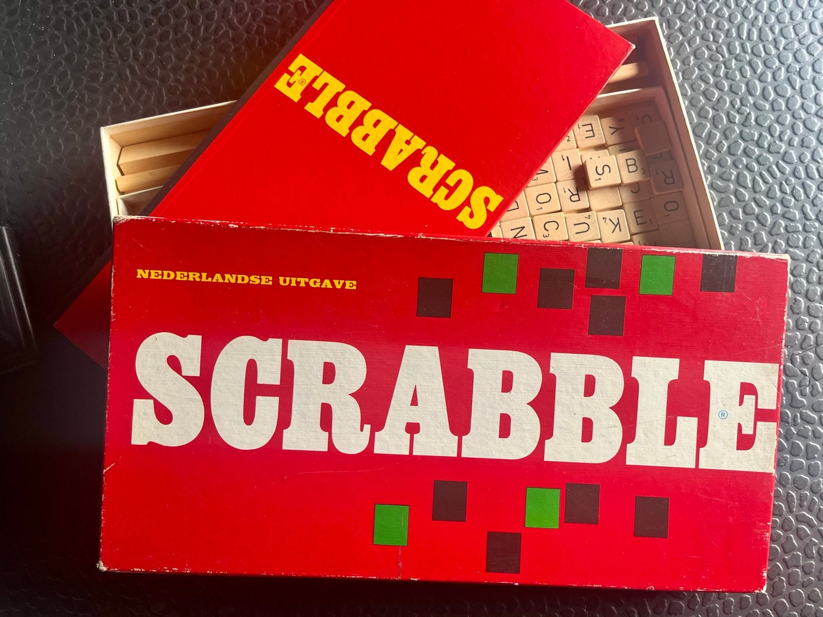 Scrabble - Nederlandse Uitgave (Houten letters), Hobby en Vrije tijd, Gezelschapsspellen | Bordspellen, Ophalen of Verzenden, Gebruikt