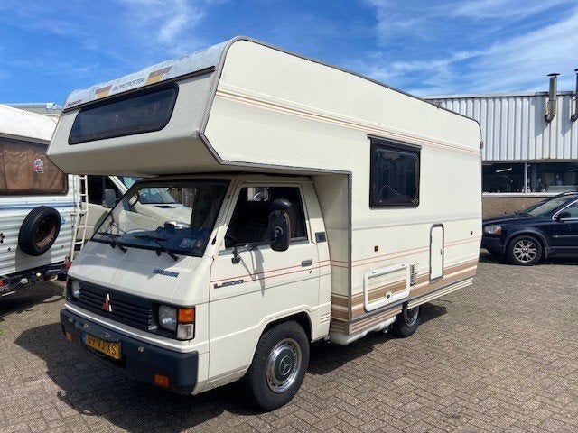 Mitsubishi L300 1988 CAMPER ALKOOF, Achterwielaandrijving, 1670 kg, 2477 cc, Particulier