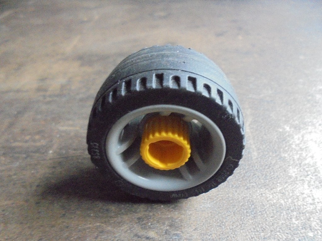 Foto 7 van Lego Duplo Toolo Wheel with Slick Tire (zie foto's) 14