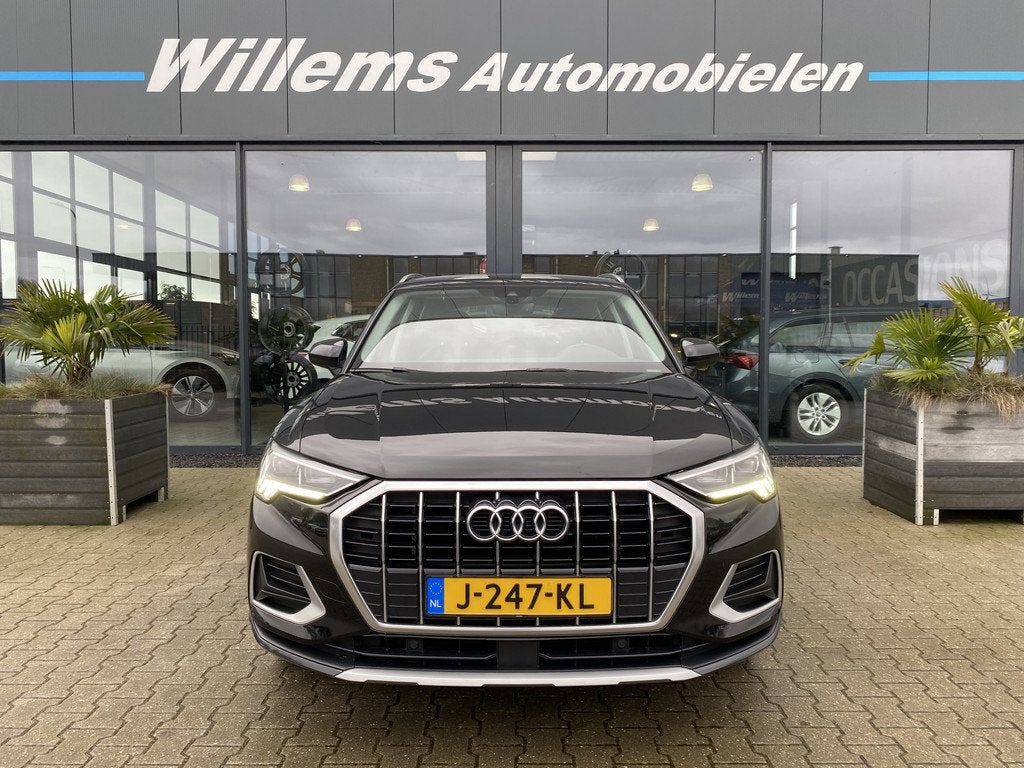 Audi Q3 35 TFSI Pro Line business Stoelverwarming, App Conne, Auto's, Stof, 4 cilinders, Zwart, Bedrijf