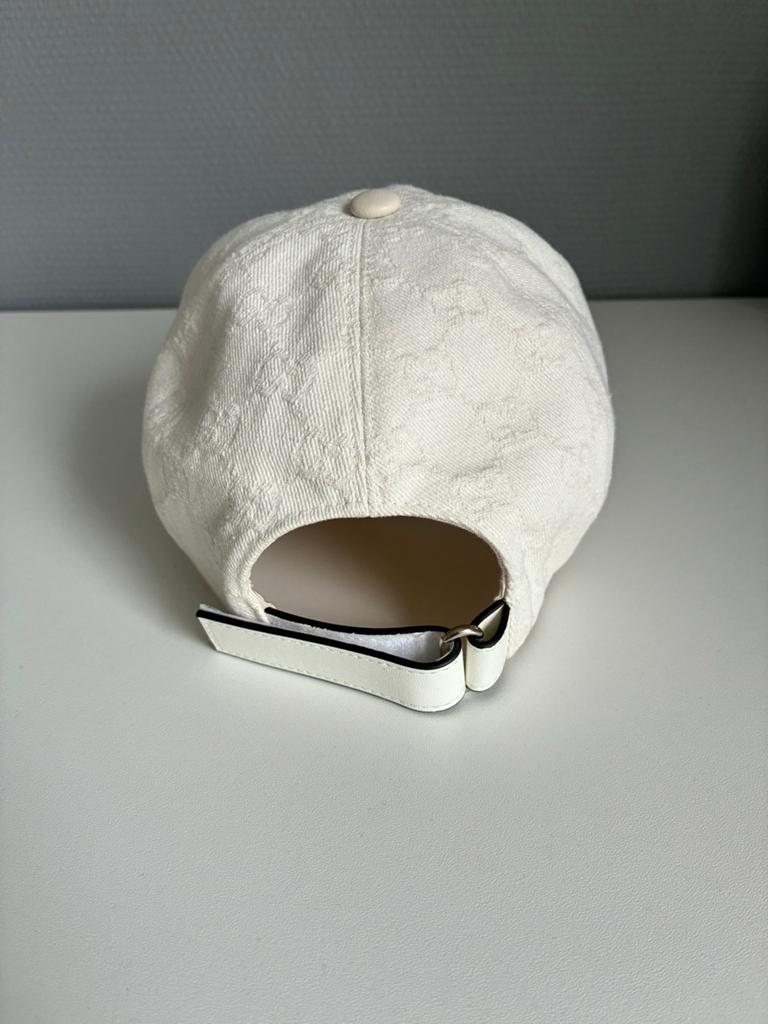 Gucci Wit/Crème - Zo goed als nieuw, Kleding | Heren, Hoeden en Petten, Ophalen of Verzenden, Zo goed als nieuw, One size fits all