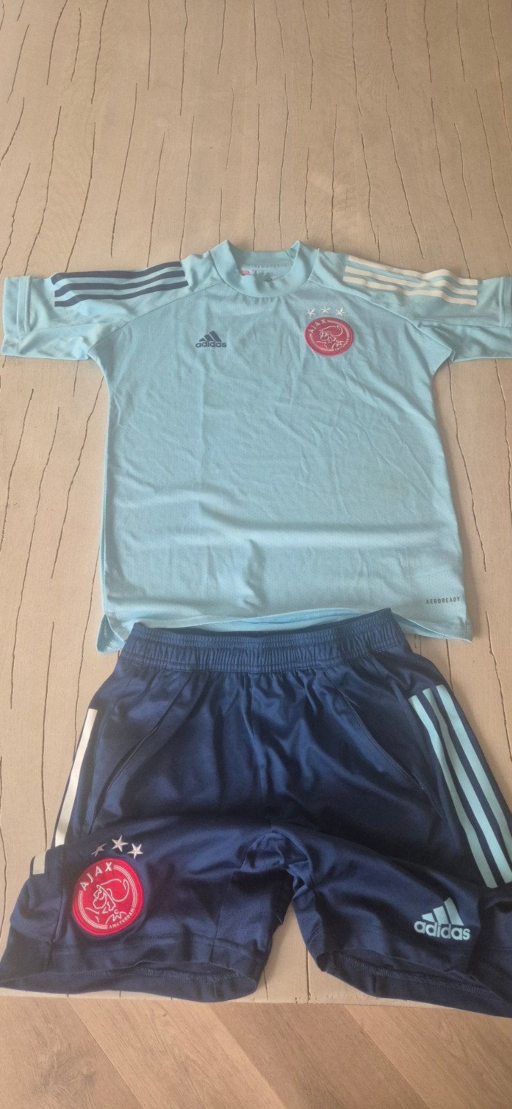 Mooi orgineel Ajax tenue (lichte vlekjes), Ophalen of Verzenden, Gebruikt, Adidas, Jongen of Meisje