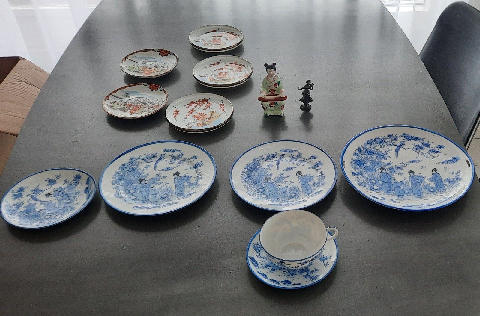 Diverse collectie van Aziatisch porselein en beeldjes, Ophalen of Verzenden