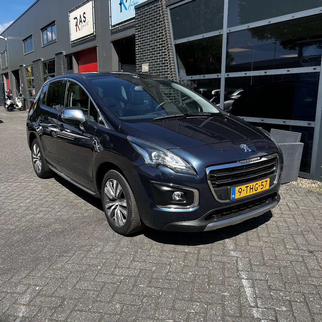 Peugeot 3008 | Panorama Dak | Achteruitrijcamera | NAP, Voorwielaandrijving, Euro 5, Zwart, Blauw