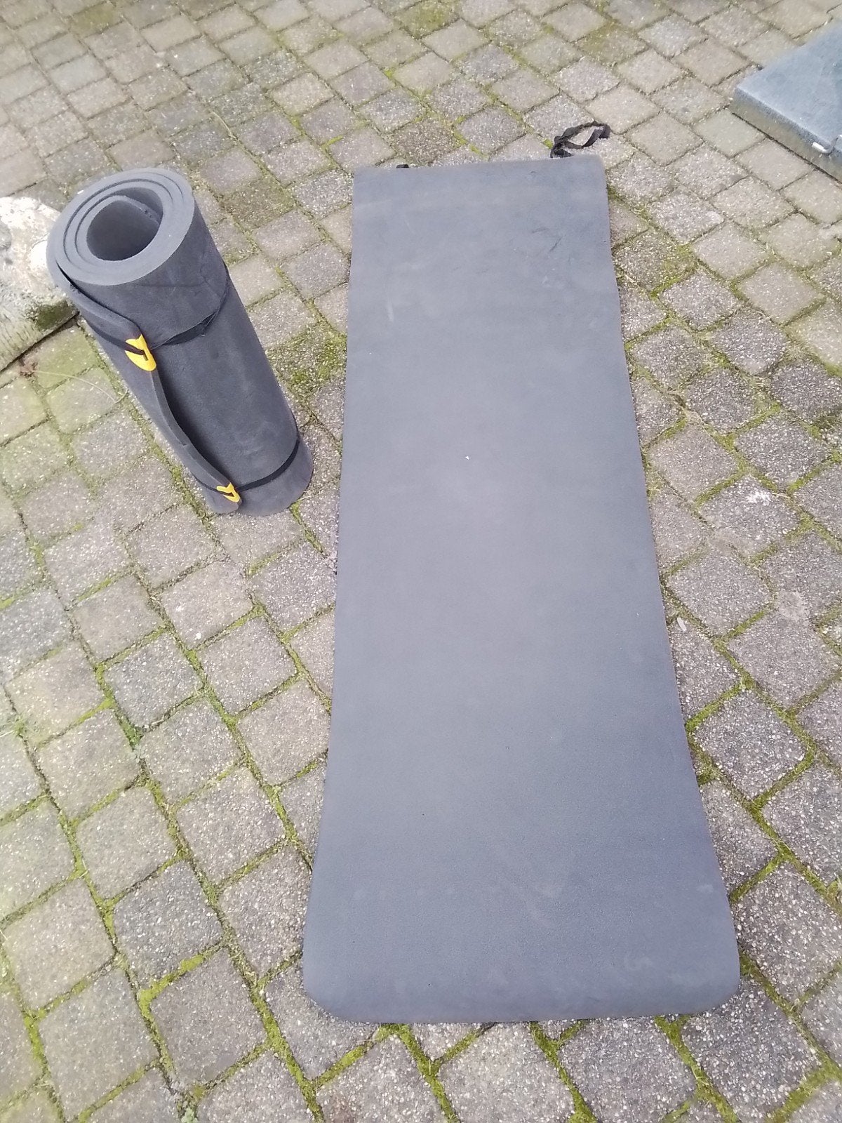 Te koop 2 x schuimrubber slaapmatje, Caravans en Kamperen, Ophalen, Gebruikt, 1-persoons