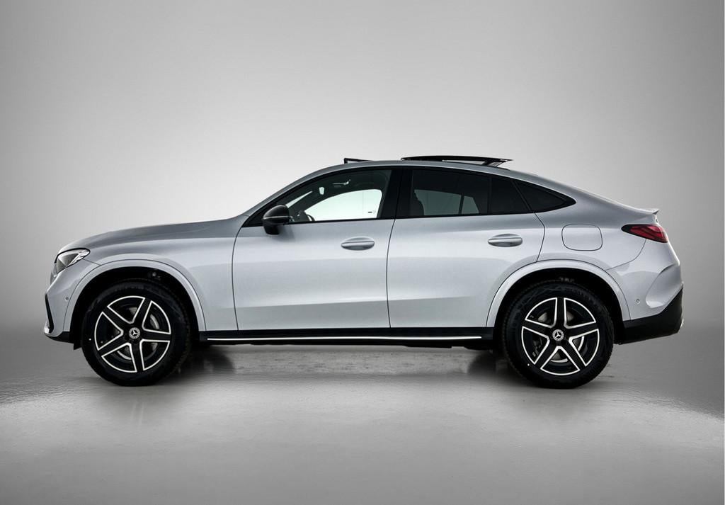 Mercedes-Benz GLC Coupé 300e 4MATIC Business Solution AMG |, Auto's, Mercedes-Benz, Automaat, Zwart, Plug-in hybride, 313 pk