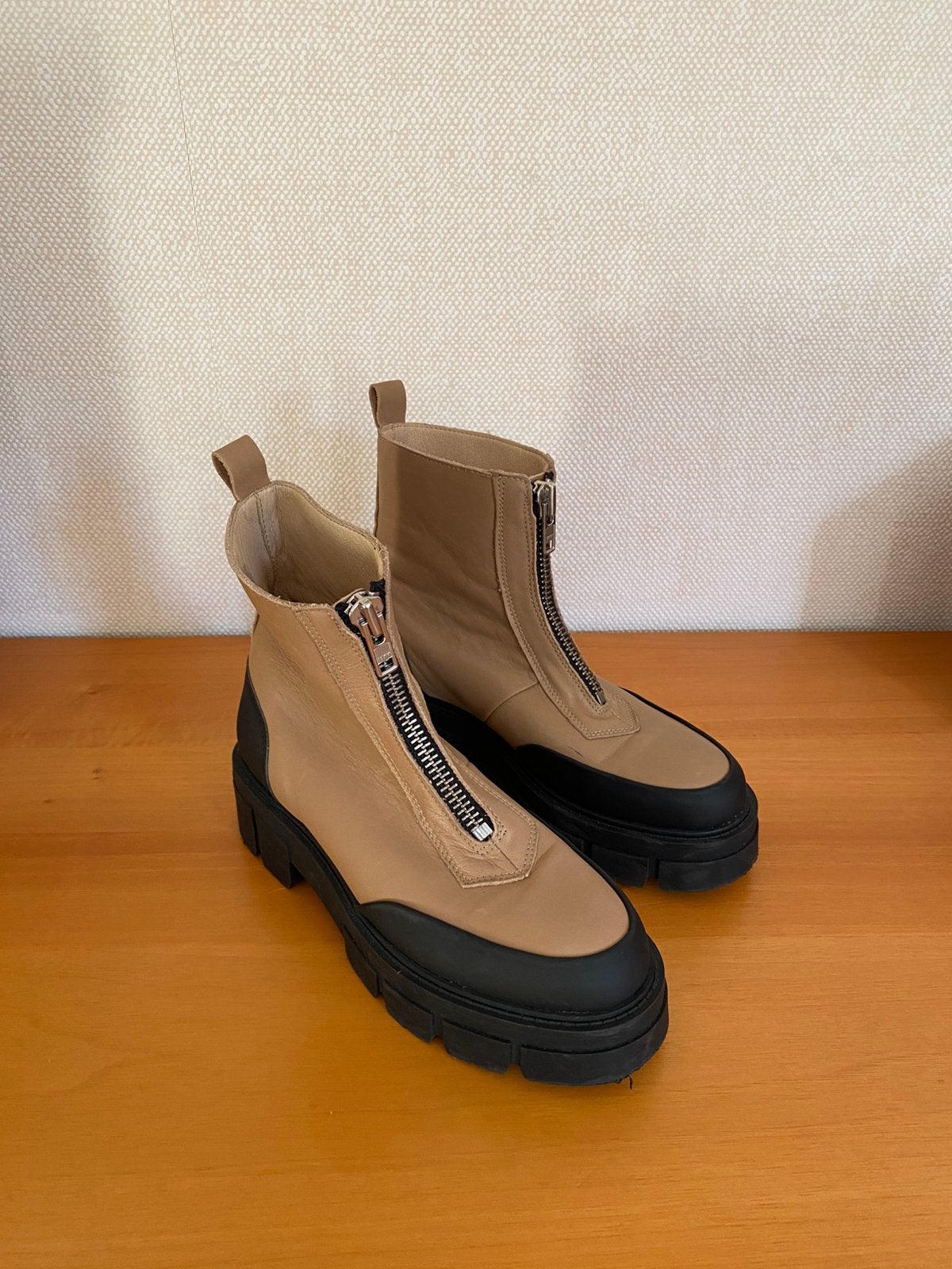 Sacha chunky leren laarsjes met rits |maat 37 | als nieuw, Kleding | Dames, Beige, Lage of Enkellaarzen, Ophalen of Verzenden