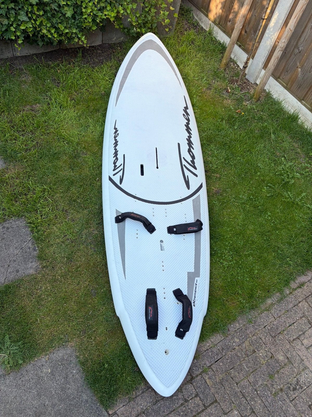 Thommen Experience 165 board incl. boardbag, Watersport en Boten, Windsurfen, 250 tot 300 cm, Zo goed als nieuw, Plank, Met vin(nen)