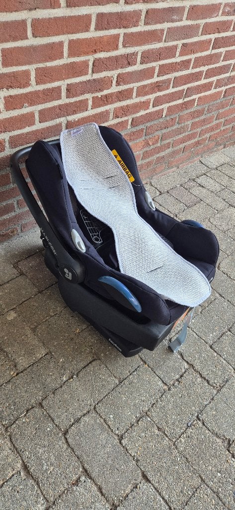 Maxi-Cosi autostoel met adapters en anti-zweet matje, Ophalen, 0 t/m 13 kg, Maxi-Cosi, Gebruikt
