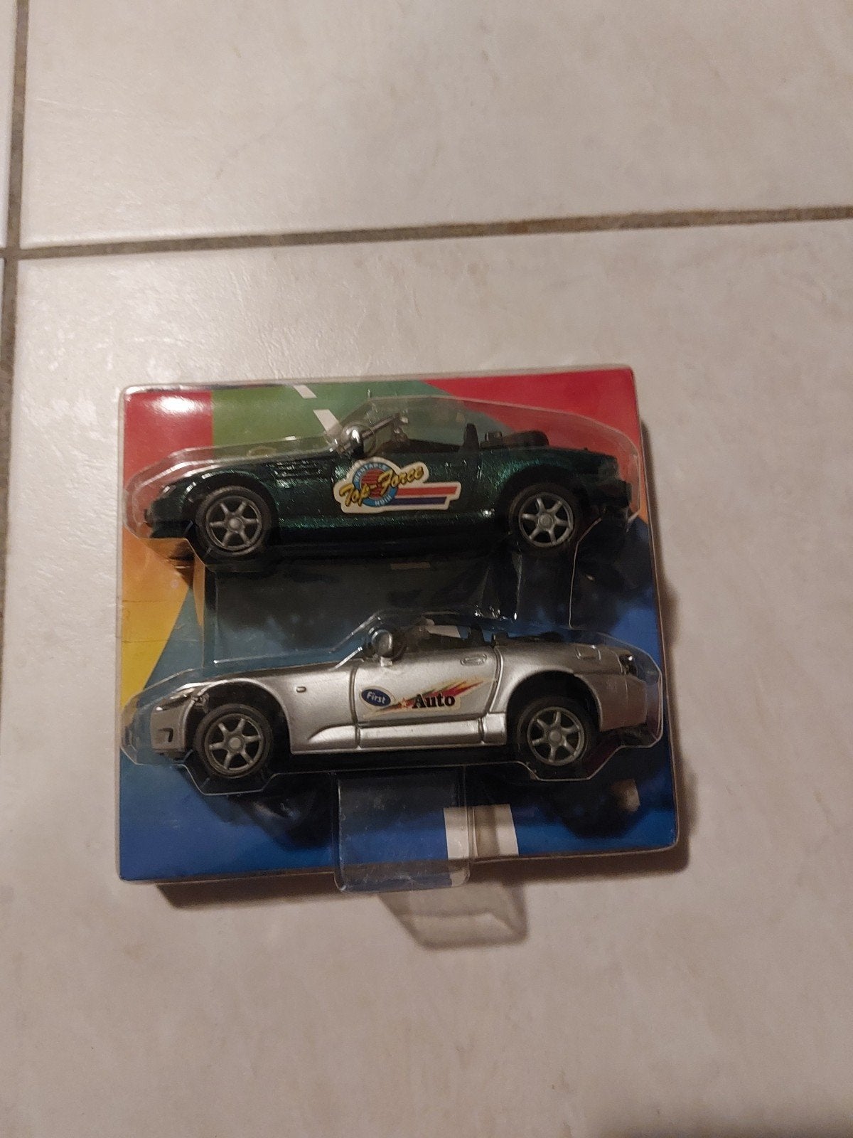 Set van 2 speelgoedauto's - Nieuw in verpakking, Ophalen of Verzenden, Nieuw