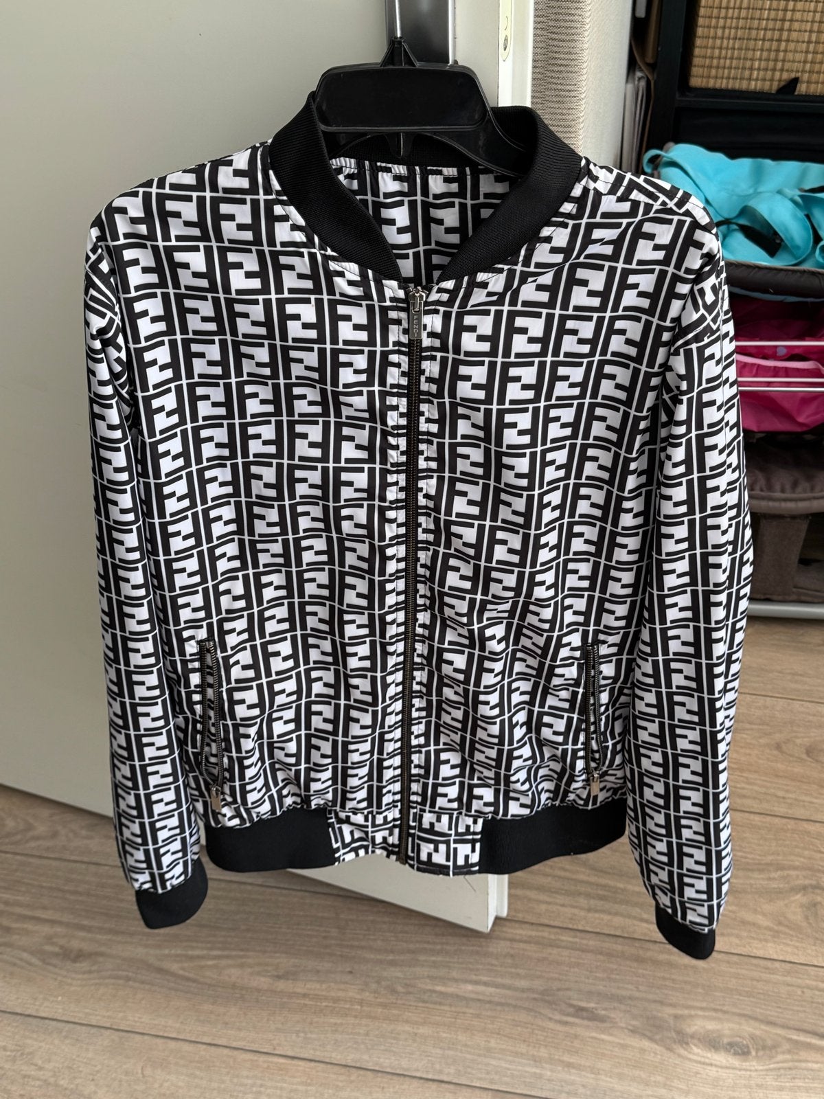 Fendi Bomberjack Zwart/Wit Monogram, Kleding | Heren, Jassen | Zomer, Ophalen of Verzenden, Zo goed als nieuw, Meerkleurig