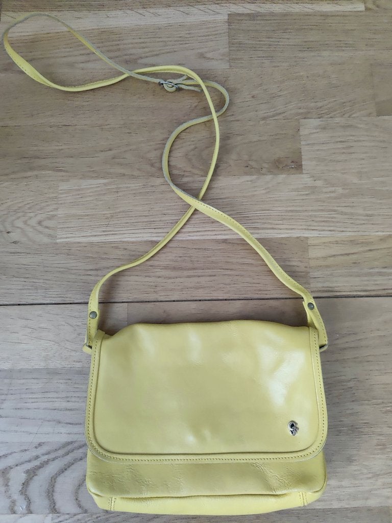 Gele leren schoudertas van Carmen Steffens, Overige merken, Geel, Ophalen of Verzenden, Zo goed als nieuw