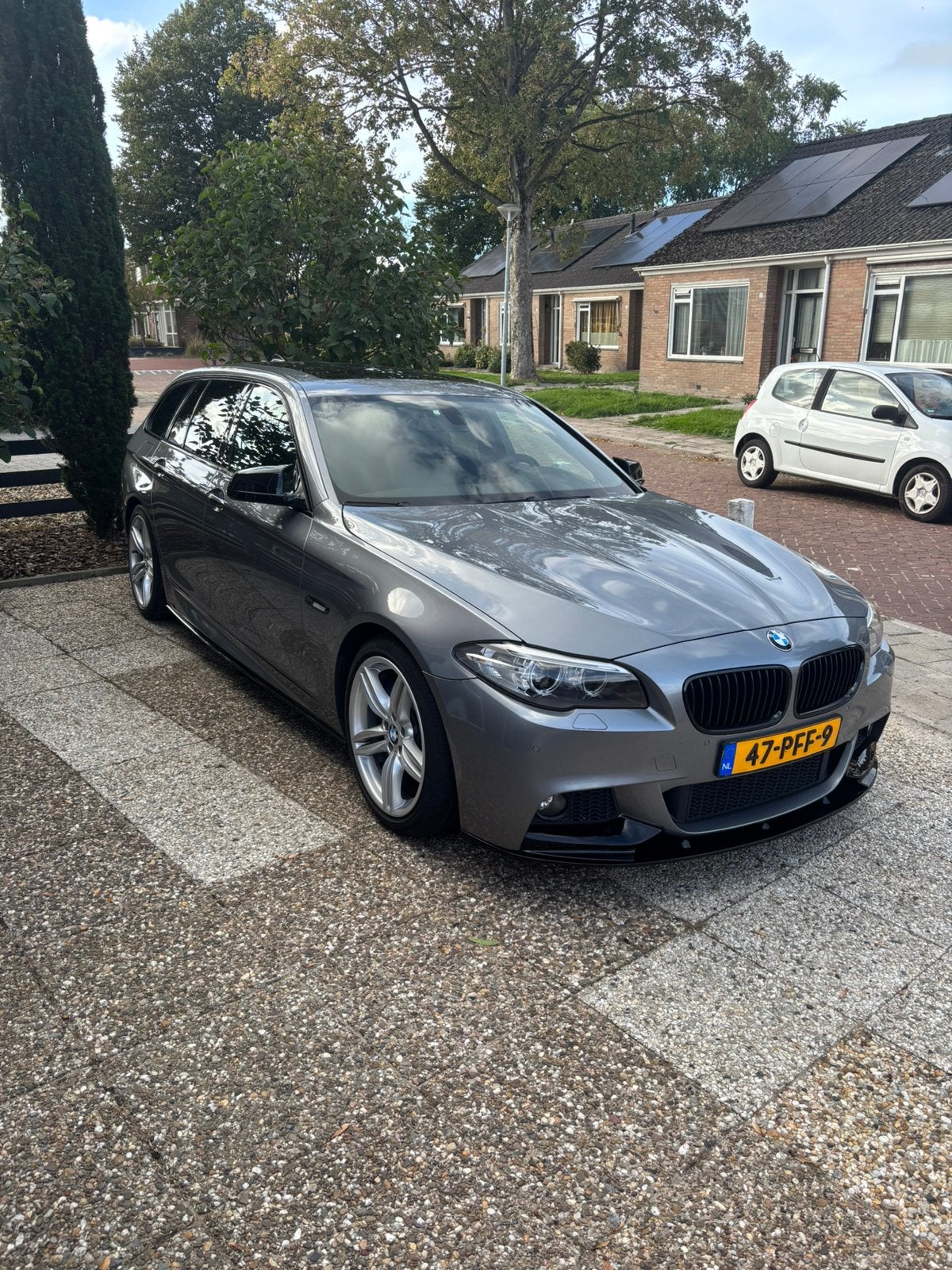 BMW 528i F11 M pakket 2011, Automaat, Zwart, 2995 cc, 2000 kg