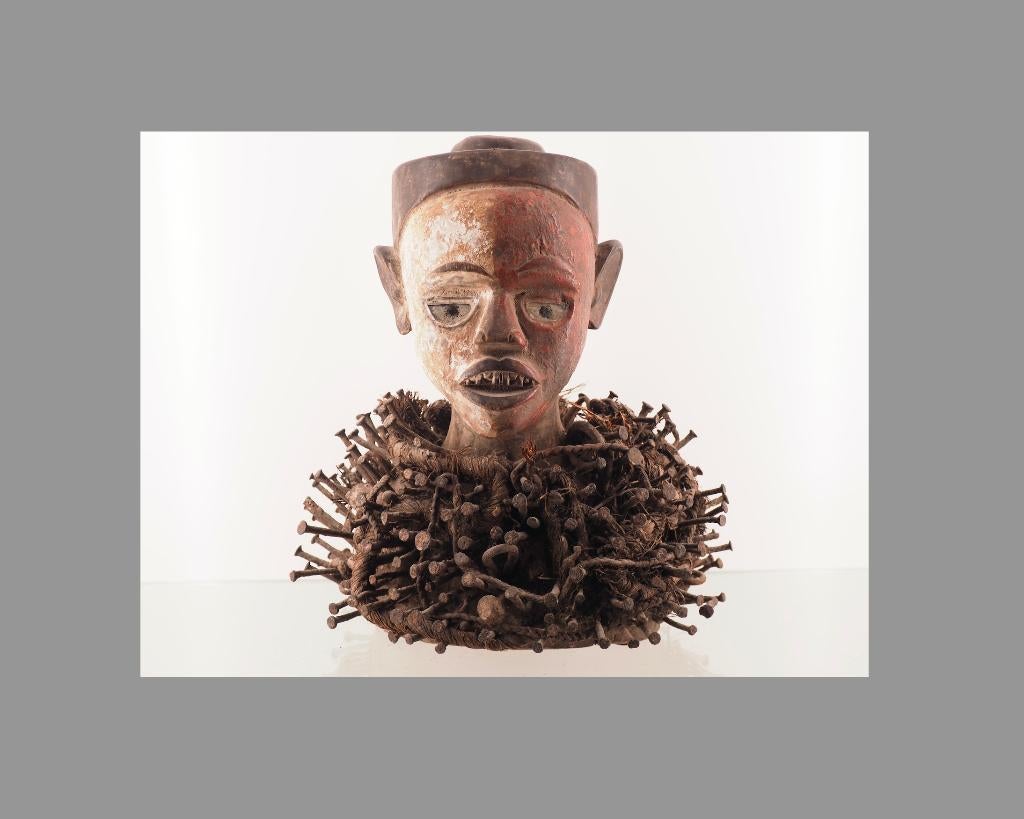 Authentiek Bakongo Nkisi Nkondi Spijkerbeeld (260110-01), Ophalen of Verzenden