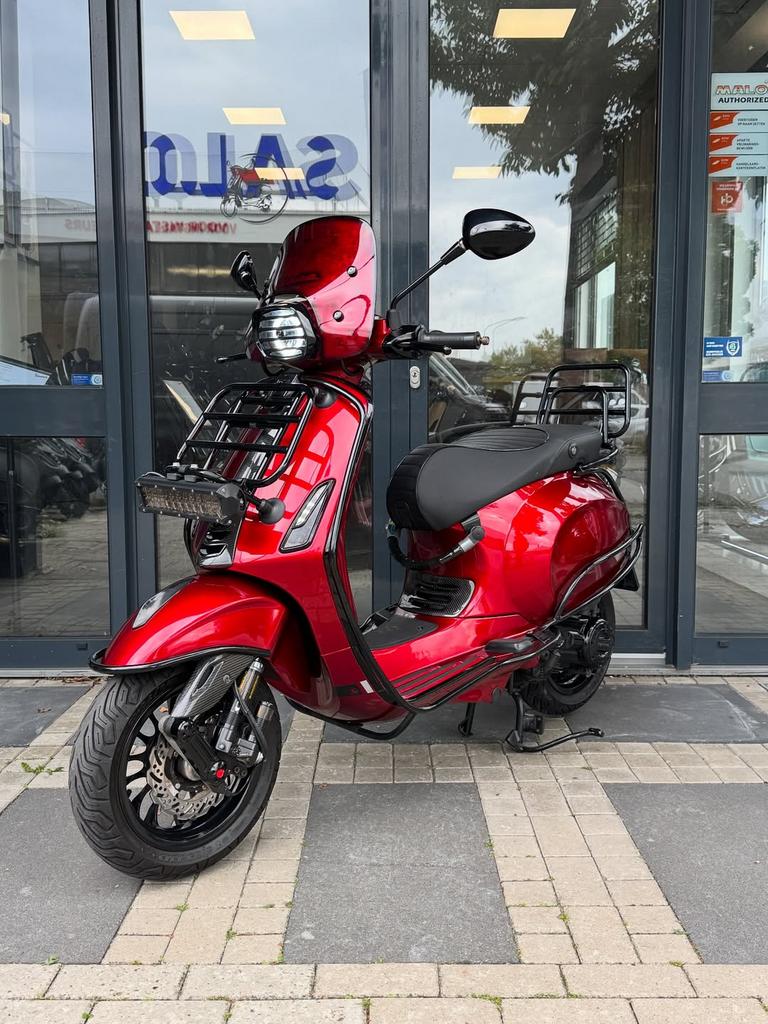 Vespa Sprint IGET E4 (2019) in Candy Red, Fietsen en Brommers, Scooters | Vespa, Ophalen, Zo goed als nieuw, Benzine, Overige modellen