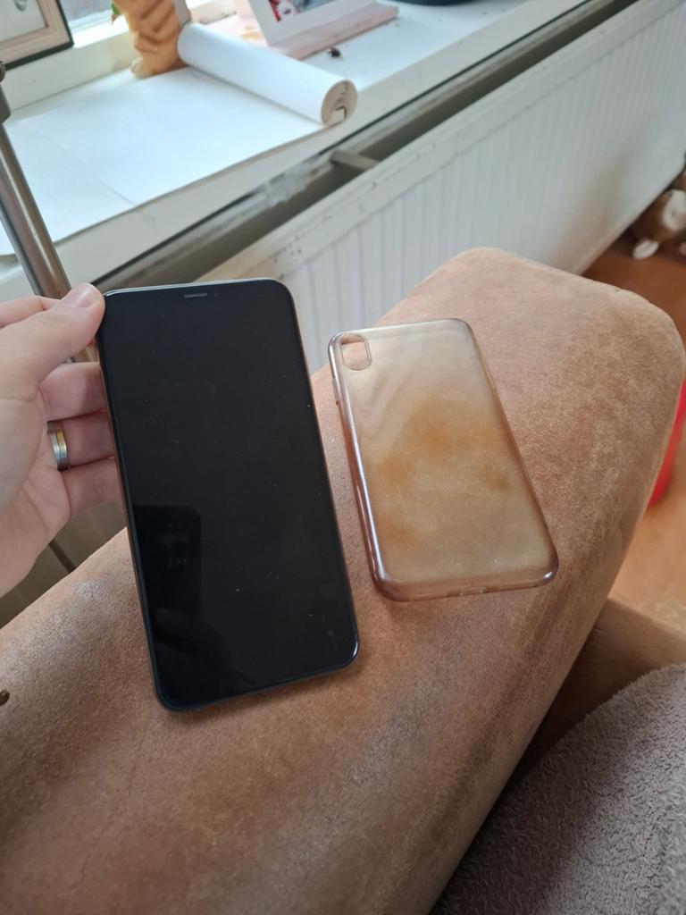 Goedwerkende iPhone XS Max met beschadigde achterkant, Telecommunicatie, Mobiele telefoons | Apple iPhone, Ophalen, Gebruikt, IPhone XS Max