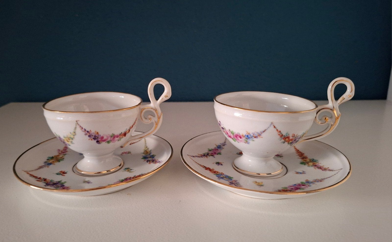 Twee antieke Meissen kop en schotels, Ophalen of Verzenden