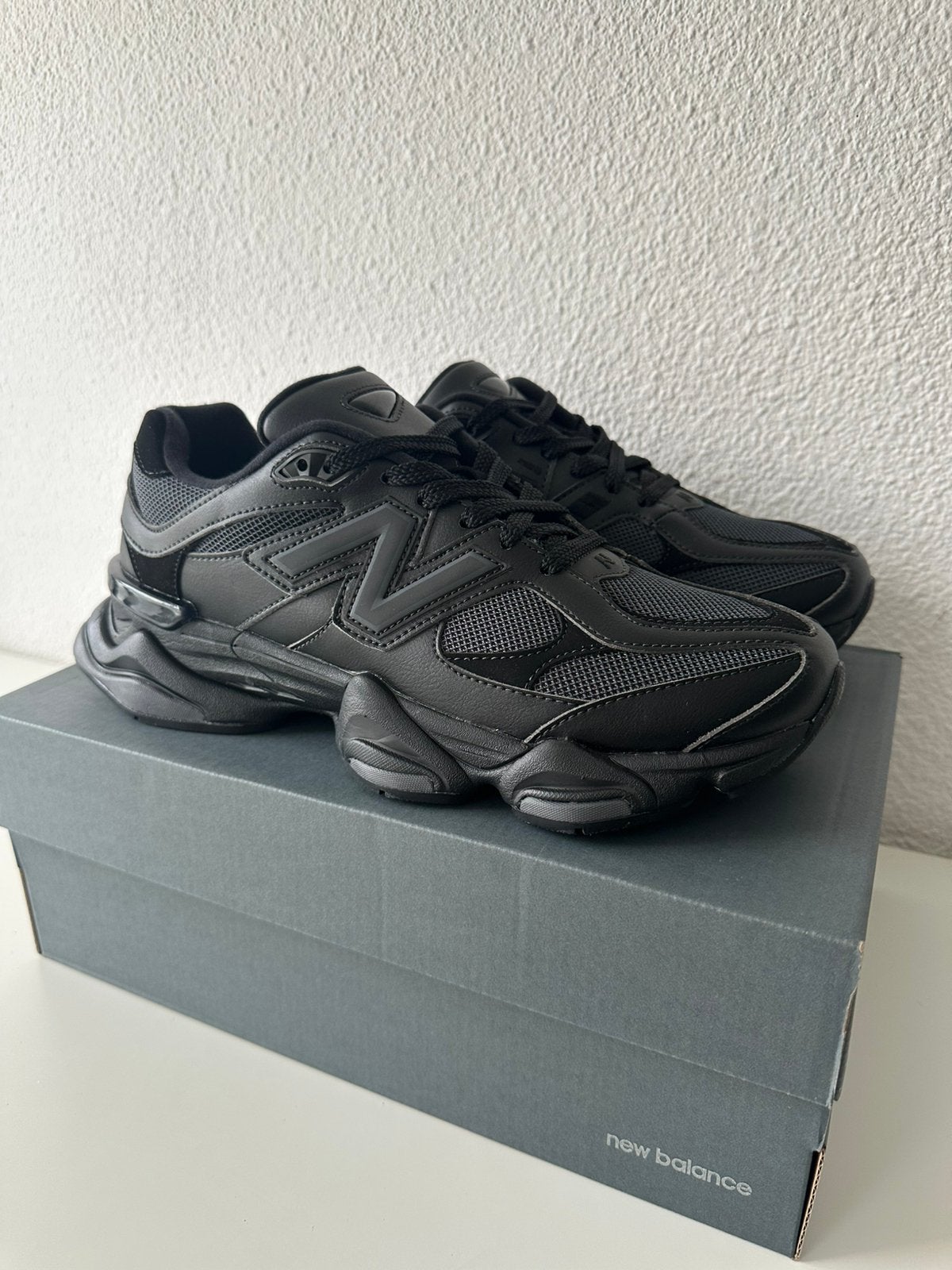 New Balance 9060 NRI | Maat 42 | Nieuw in doos, Zwart, Nieuw, Ophalen of Verzenden, Sneakers of Gympen