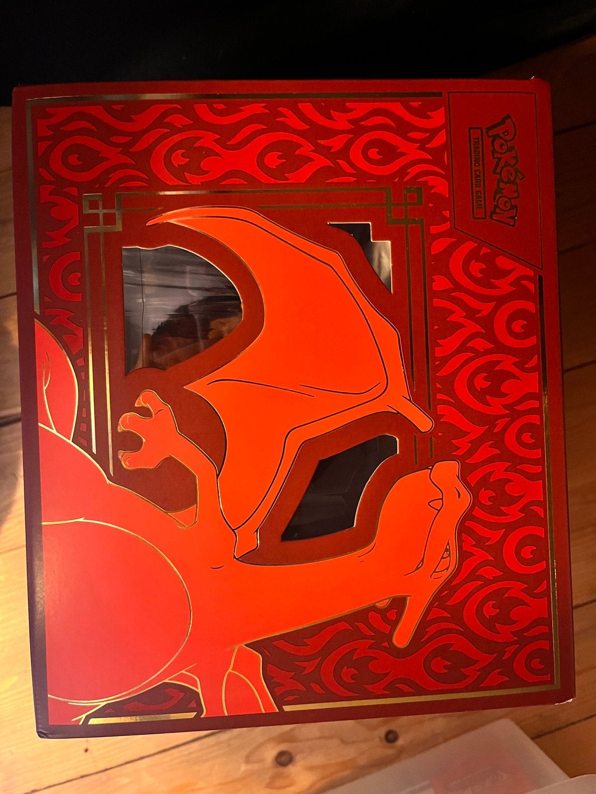Charizard super premium box, Ophalen