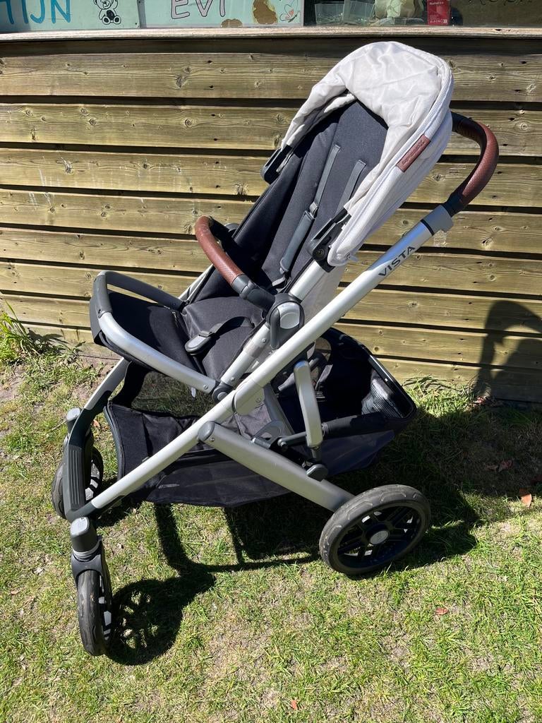 UppaBaby Vista 2 Buggy met complete accessoires set, Verstelbare duwstang, Zo goed als nieuw, Ophalen, Kinderwagen