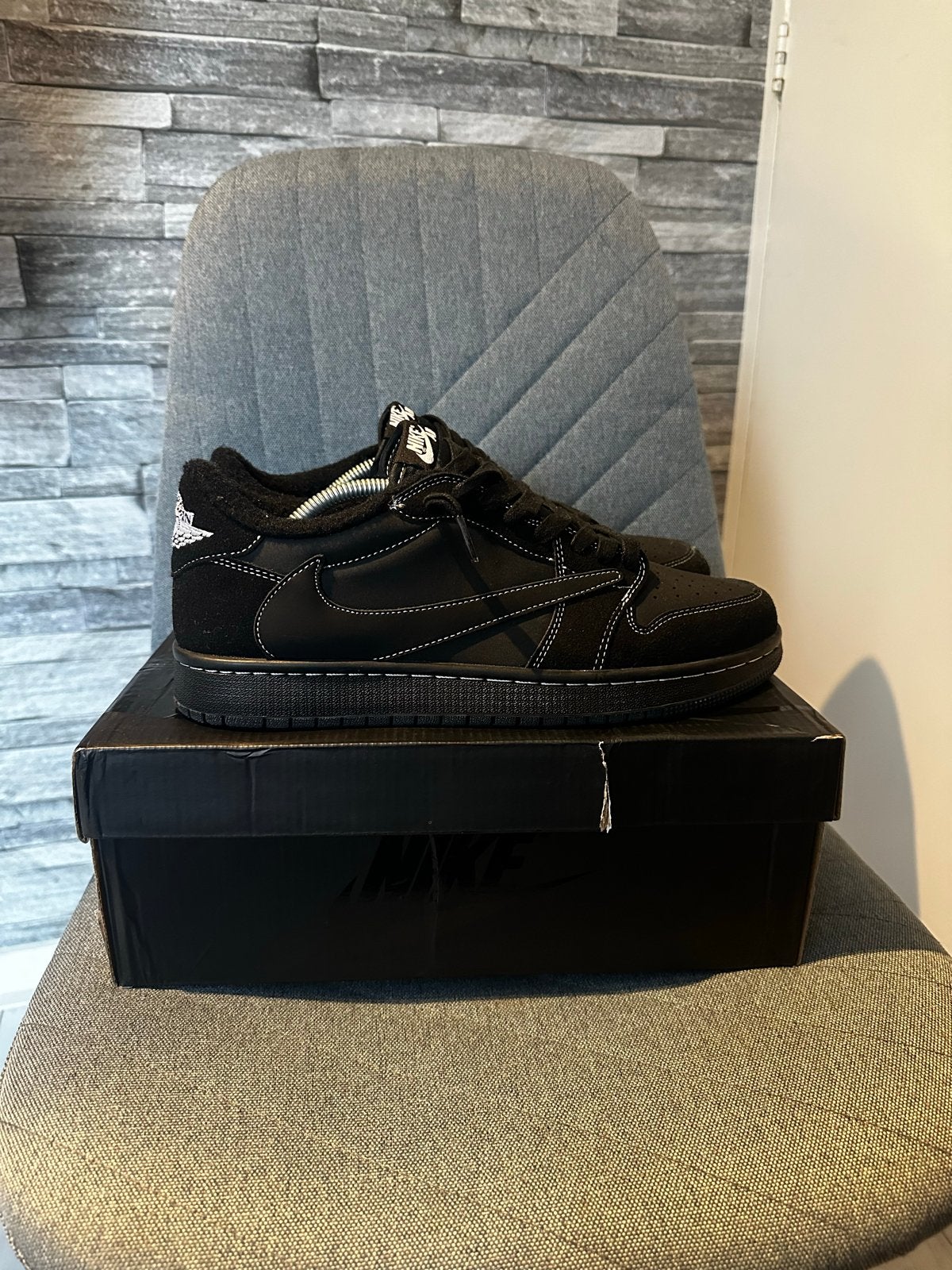 Zwarte Travis Scott Jordan 1 Low, Kleding | Heren, Ophalen of Verzenden, Zo goed als nieuw, Zwart, Sneakers of Gympen