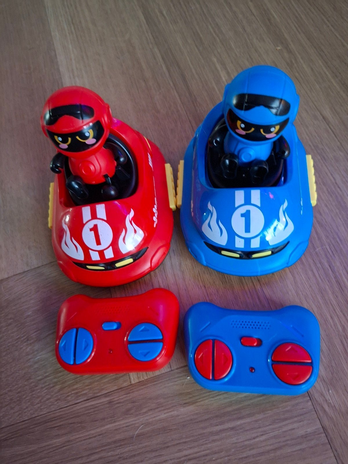botsauto'a met afstandsbediening, Ophalen, Zo goed als nieuw, Afstandsbediening