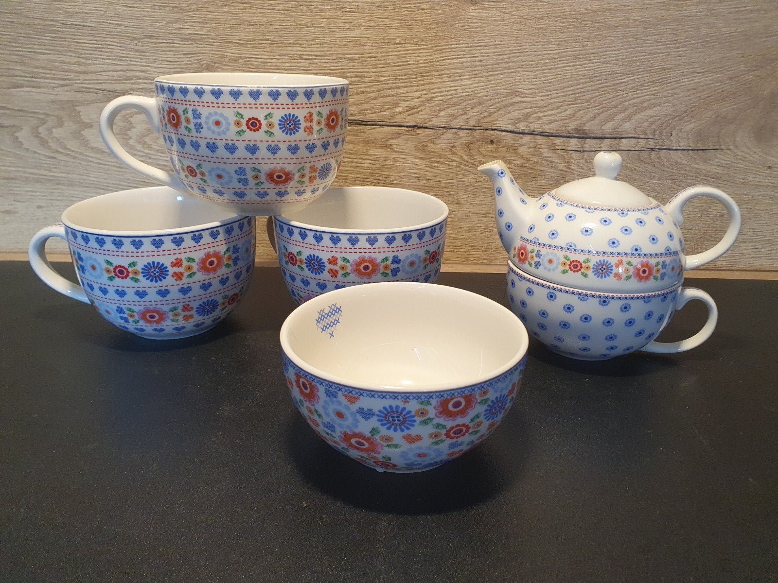 Ivon Jaspers 3soepkommen met print - theepot, kopje en schaa, Ophalen, Zo goed als nieuw, Porselein, Overige stijlen