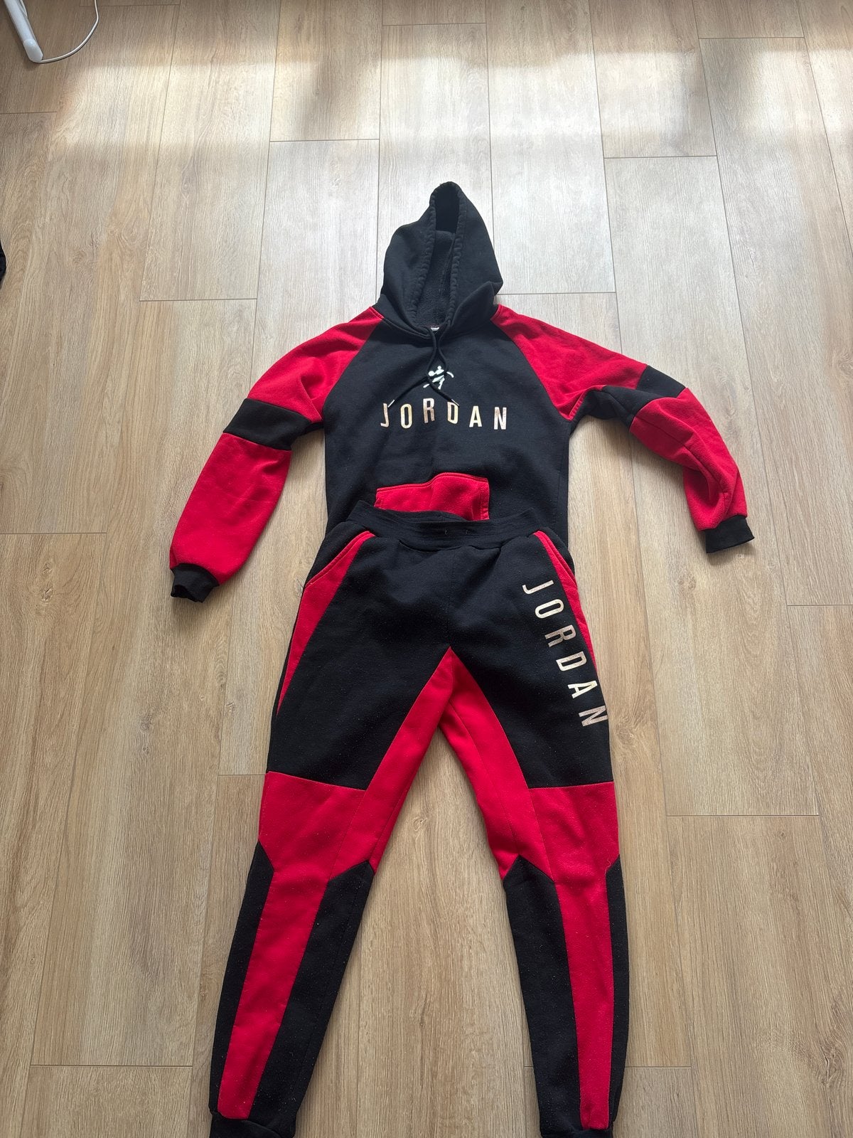 Jordan Trainingspak Zwart/Rood - Zo goed als nieuw, Ophalen of Verzenden, Zo goed als nieuw, Zwart, Overige jeansmaten