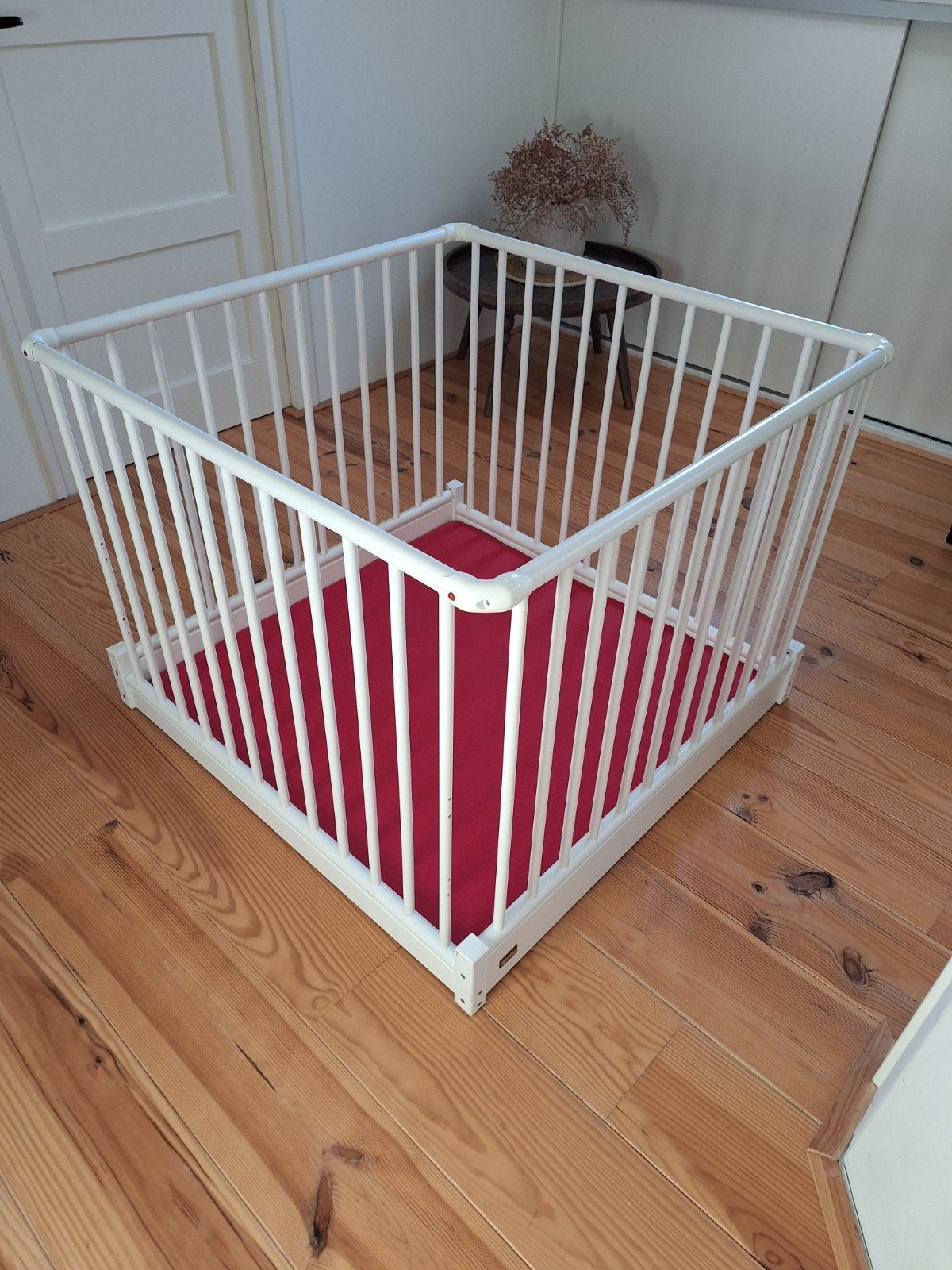 box met verstelbare bodem, Kinderen en Baby's, Ophalen of Verzenden, Gebruikt, Vierkant, In hoogte verstelbaar