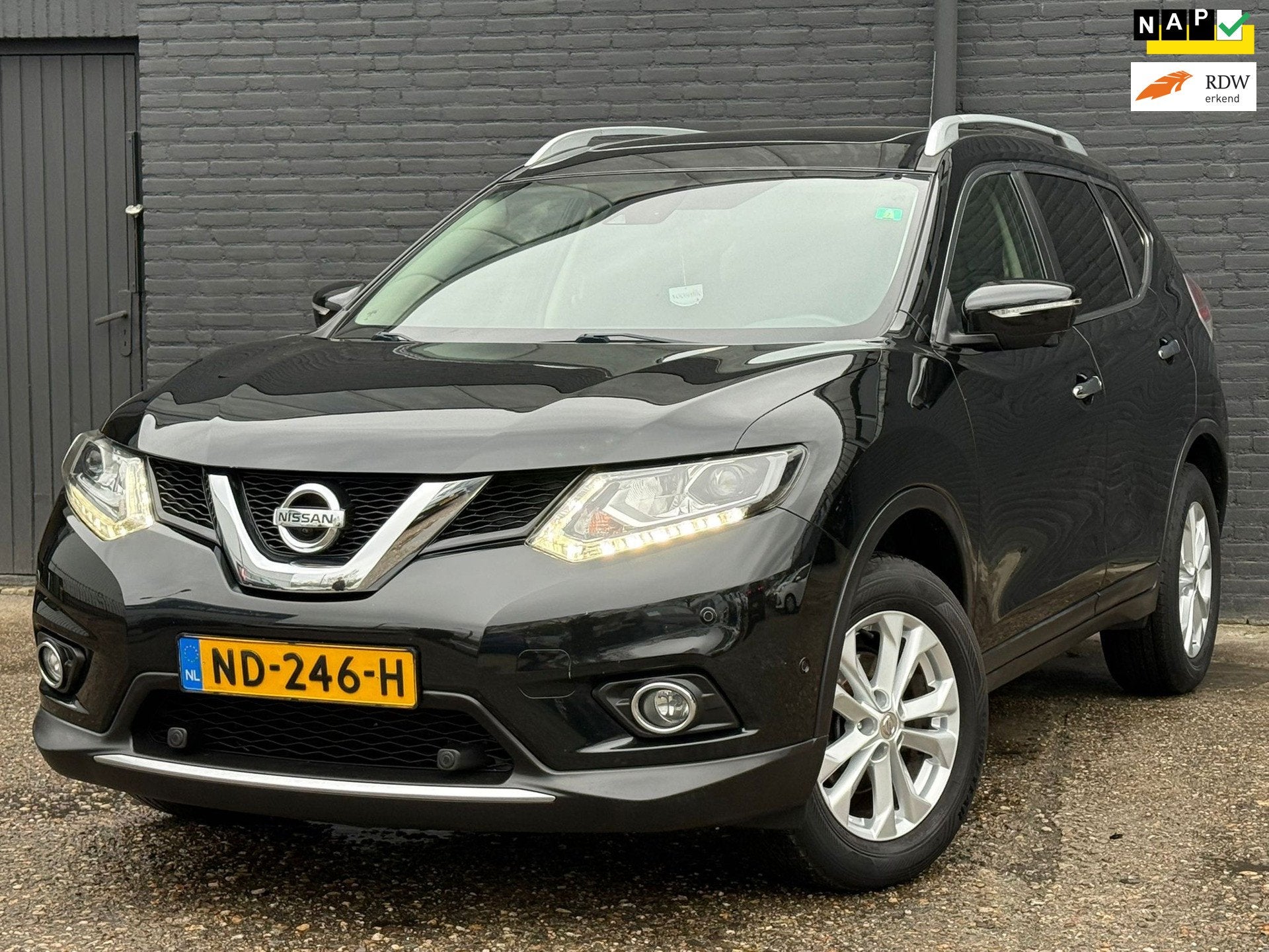 Nissan X-Trail 1.6 DIG-T Business NAVI|CAMERA|LEDER|PANO|PDC, Auto's, Voorwielaandrijving, 1618 cc, 4 cilinders, Handgeschakeld