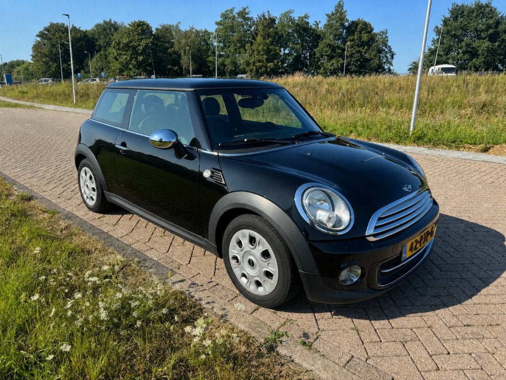 MINI Cooper 1.6 | Panorama dak | Leder | Stoelverwarming |, Voorwielaandrijving, 40 €/maand, 4 cilinders, 4 stoelen