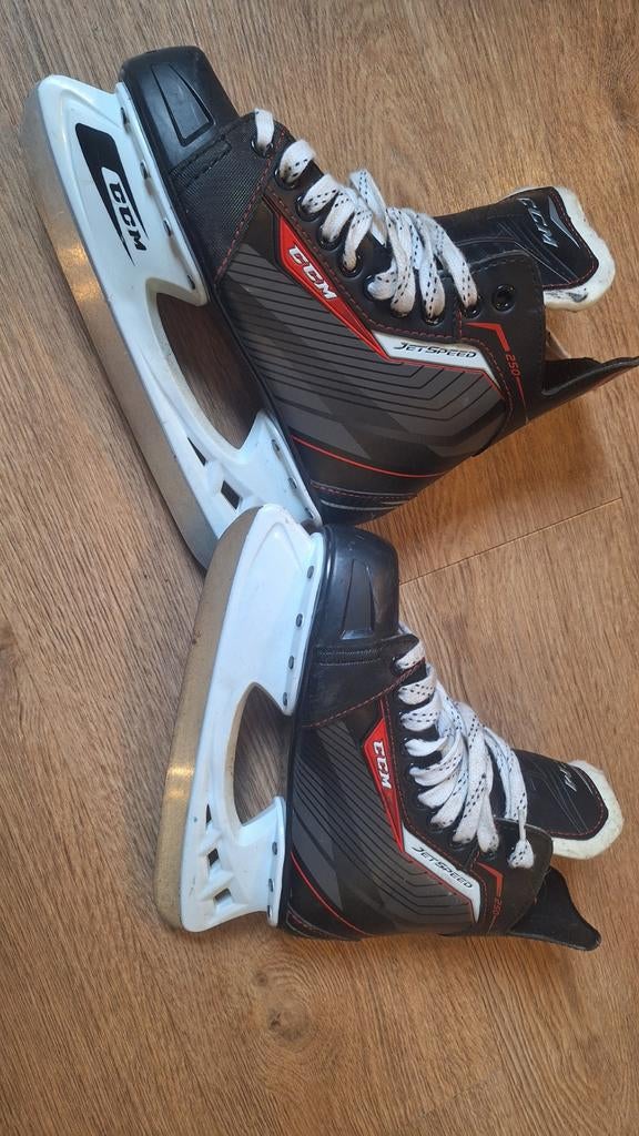 CCM JetSpeed 250 IJshockeyschaatsen - Maat 36, Overige merken, Ophalen of Verzenden, Zo goed als nieuw, IJshockeyschaatsen
