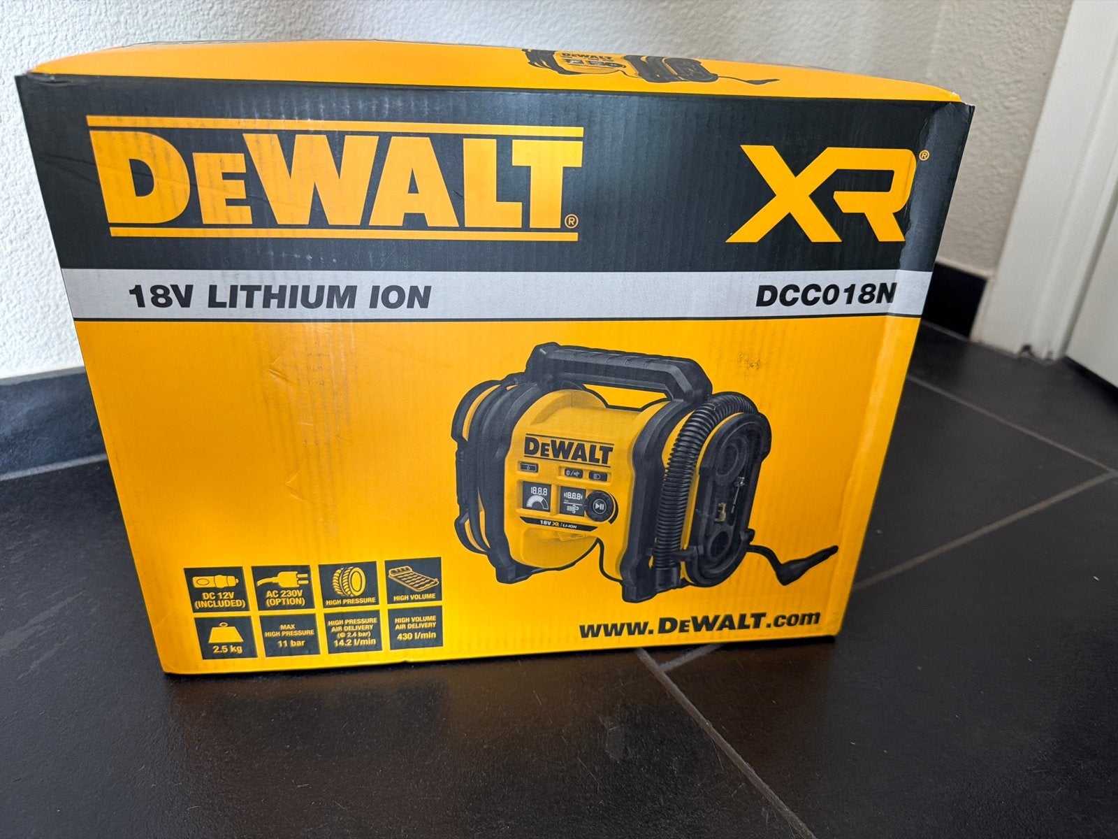 Nieuw!Ongeopend DeWalt XR 18V Lithium Ion Compressor DCC018N, 10 bar of meer, Nieuw, Ophalen of Verzenden, Minder dan 200 liter/min