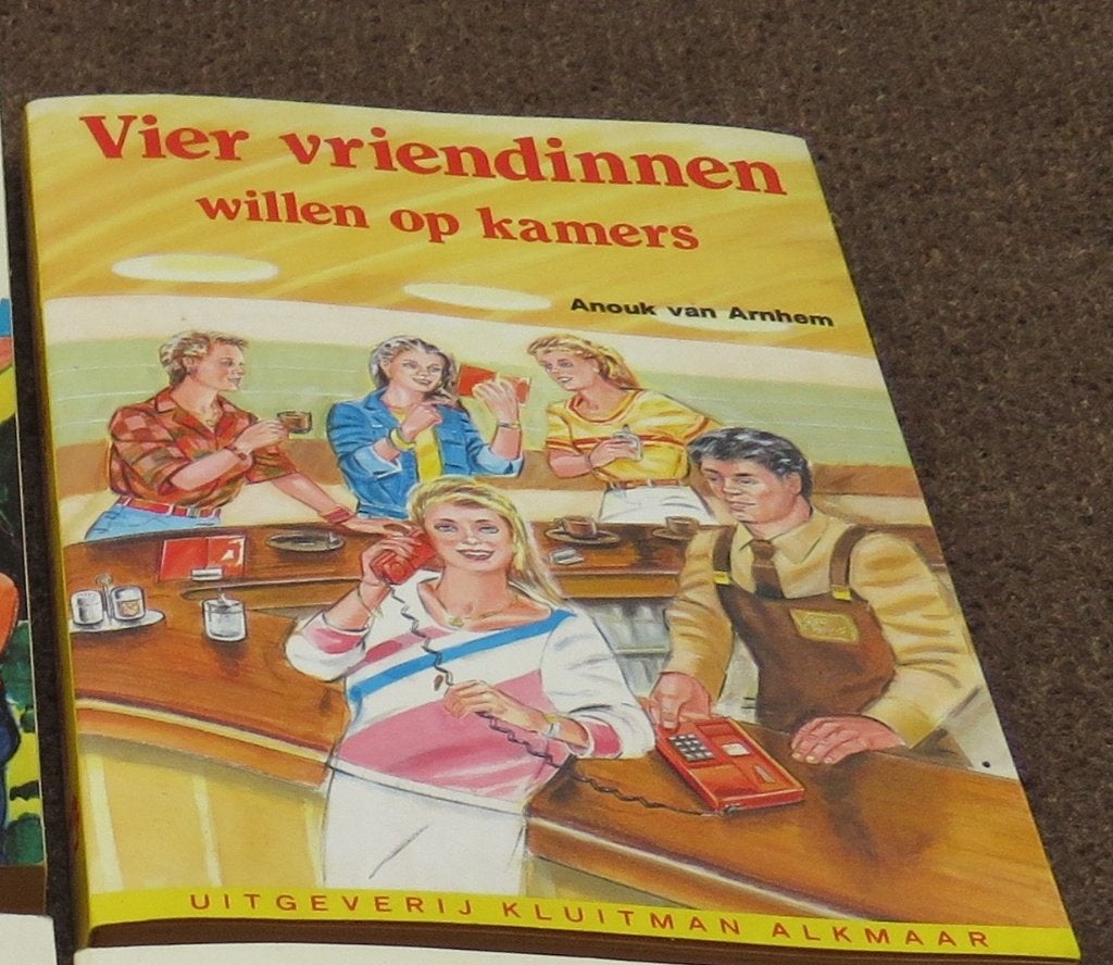 Vier vriendinnen willen op kamers - Anouk van Arnhem, Ophalen, Gelezen, Anouk van Arnhem