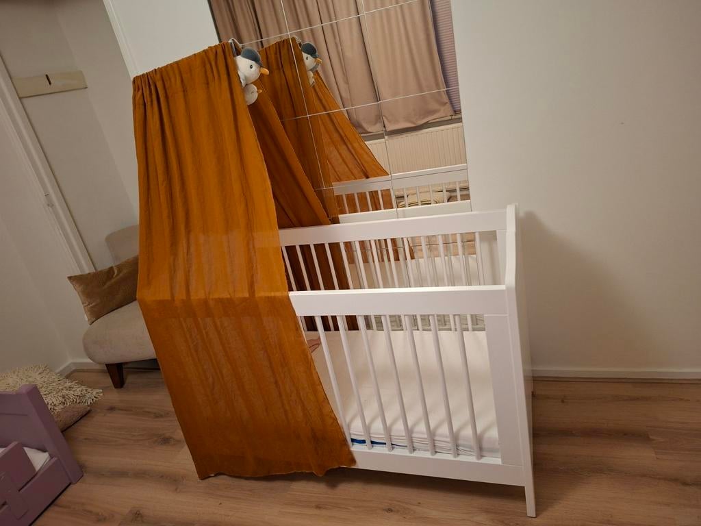 Ledikant Bopita inclusief matras, hemeltje, etc., Kinderen en Baby's, Babywiegjes en Ledikanten, Ophalen, Zo goed als nieuw