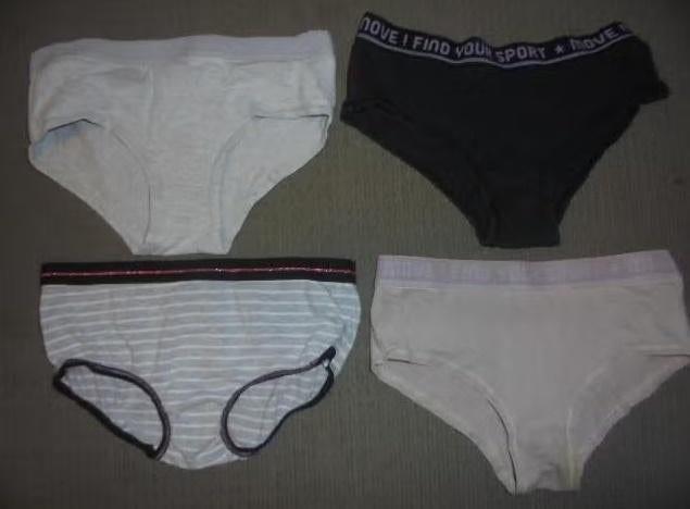 4 slipjes 14y, Verzenden, Gebruikt, Meisje, Nacht- of Onderkleding