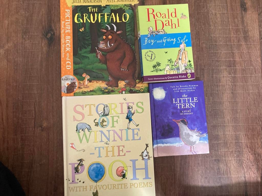 Vier kinderboeken: Gruffalo, Roald Dahl, Winnie de Poeh, Ophalen of Verzenden, Gelezen, Fictie algemeen