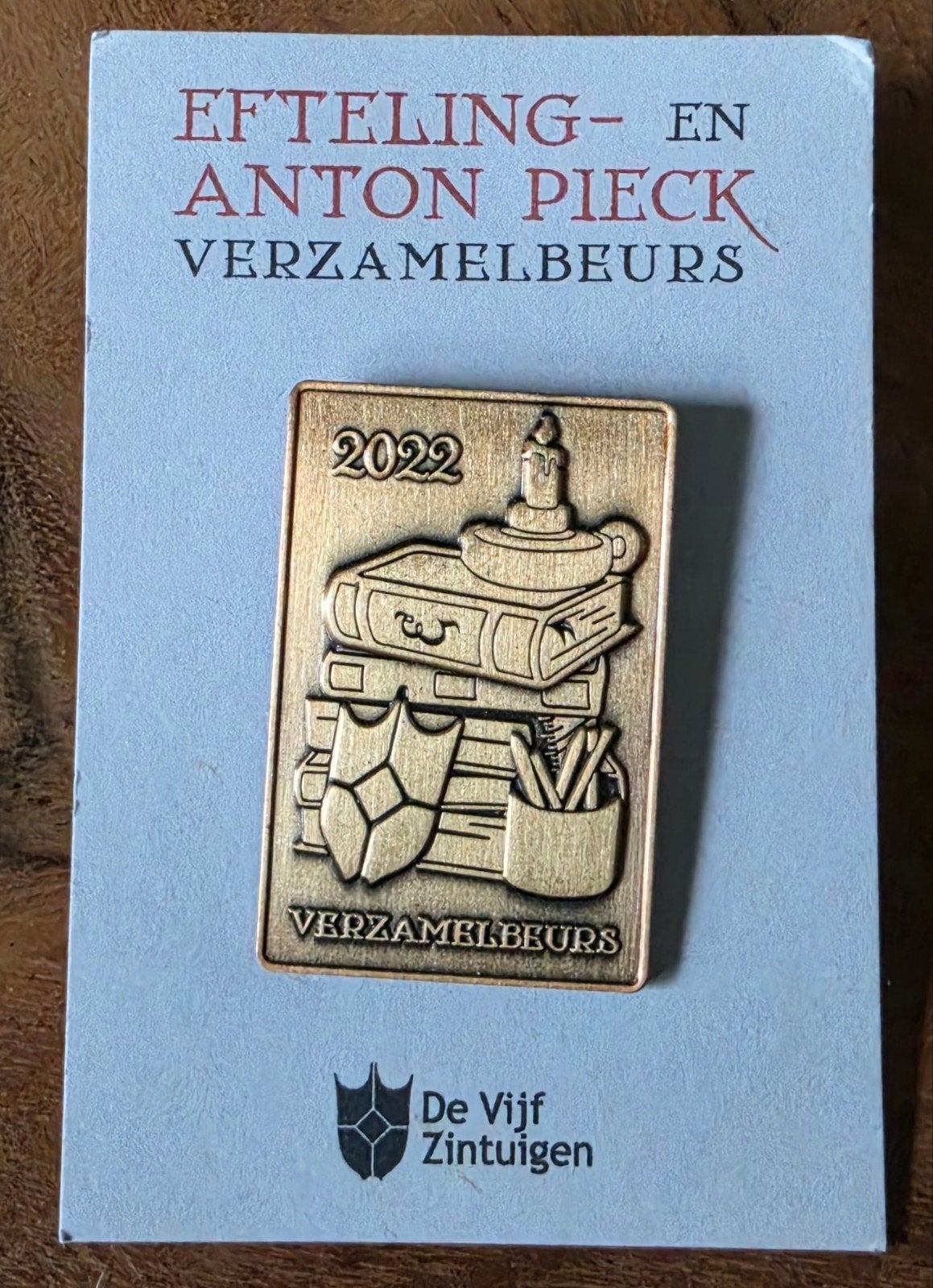 Efteling Anton Pieck Verzamelbeurs Pin 2022, Ophalen of Verzenden, Zo goed als nieuw, Button of Speldje