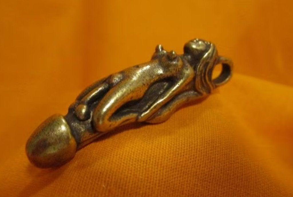 Erotische kettinghanger c.q. sleutelhanger, Palad Khik, Overige materialen, Verzenden, Nieuw, Kruis of Symbool