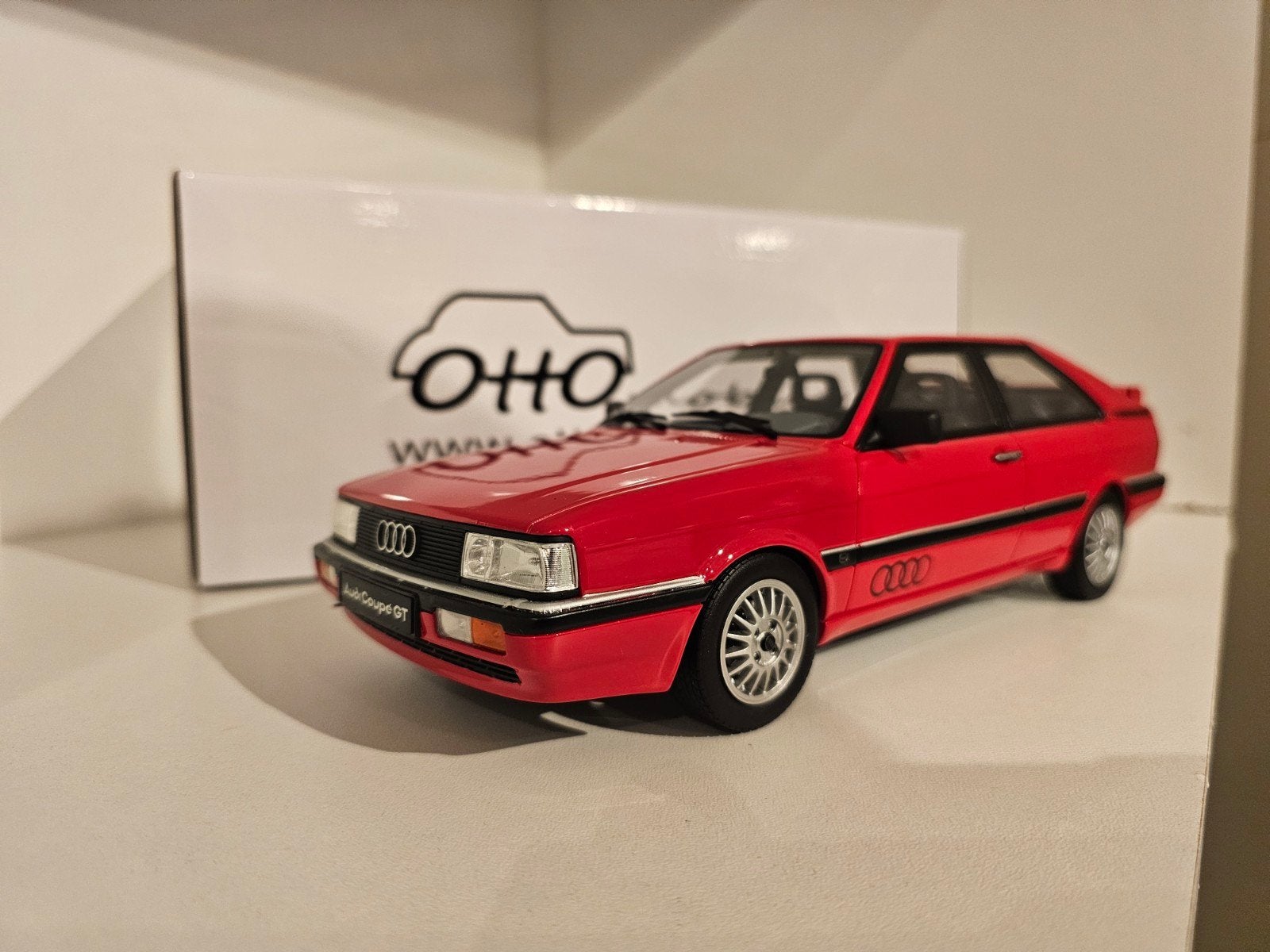 OTTOMOBILE OT954 Audi GT Coupé Rood 1:18, Ophalen of Verzenden, Zo goed als nieuw, Auto, OttOMobile