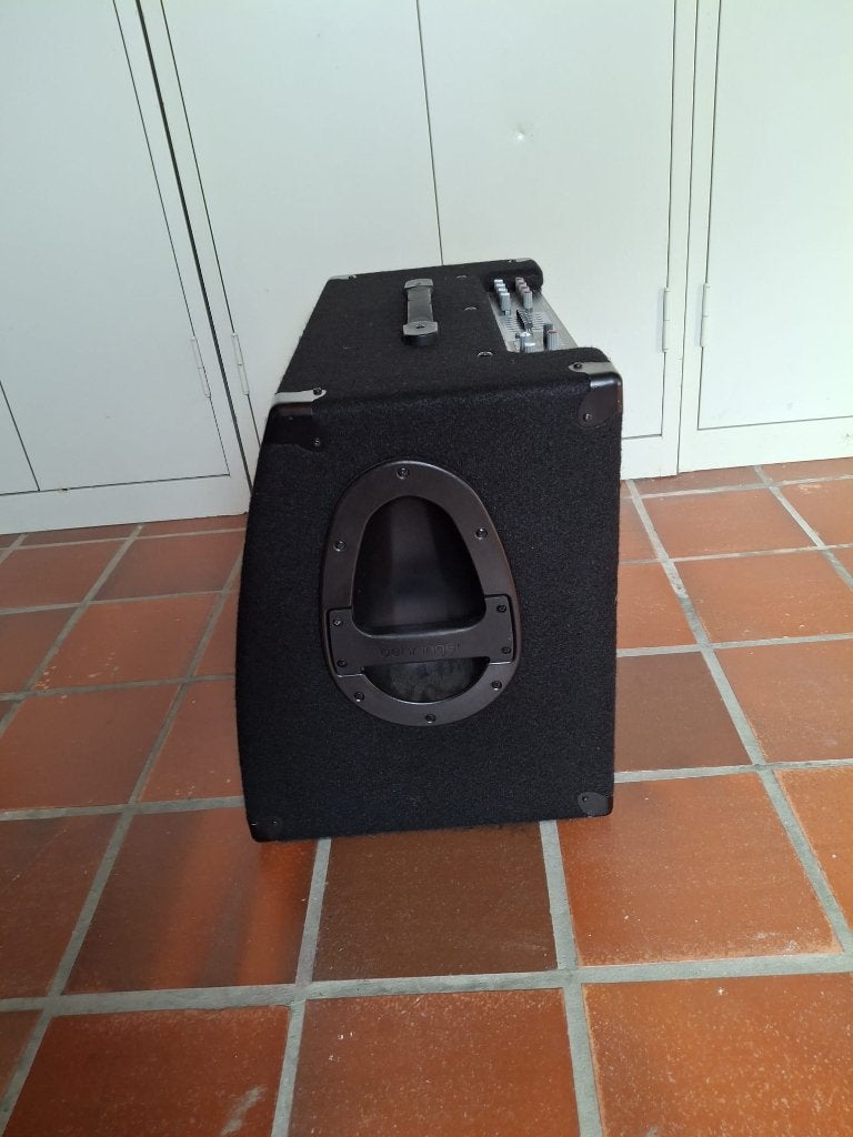 Foto 4 van Behringer KXD15 Ultratone