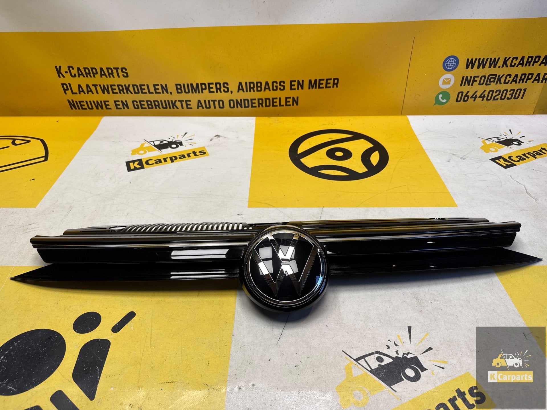 Grill Volkswagen Golf 8 8.5 Facelift Grille 5H0853651N, Gebruikt, Volkswagen AG, Bumper, Berliner Ring 2
38440  Wolfsburg, DE