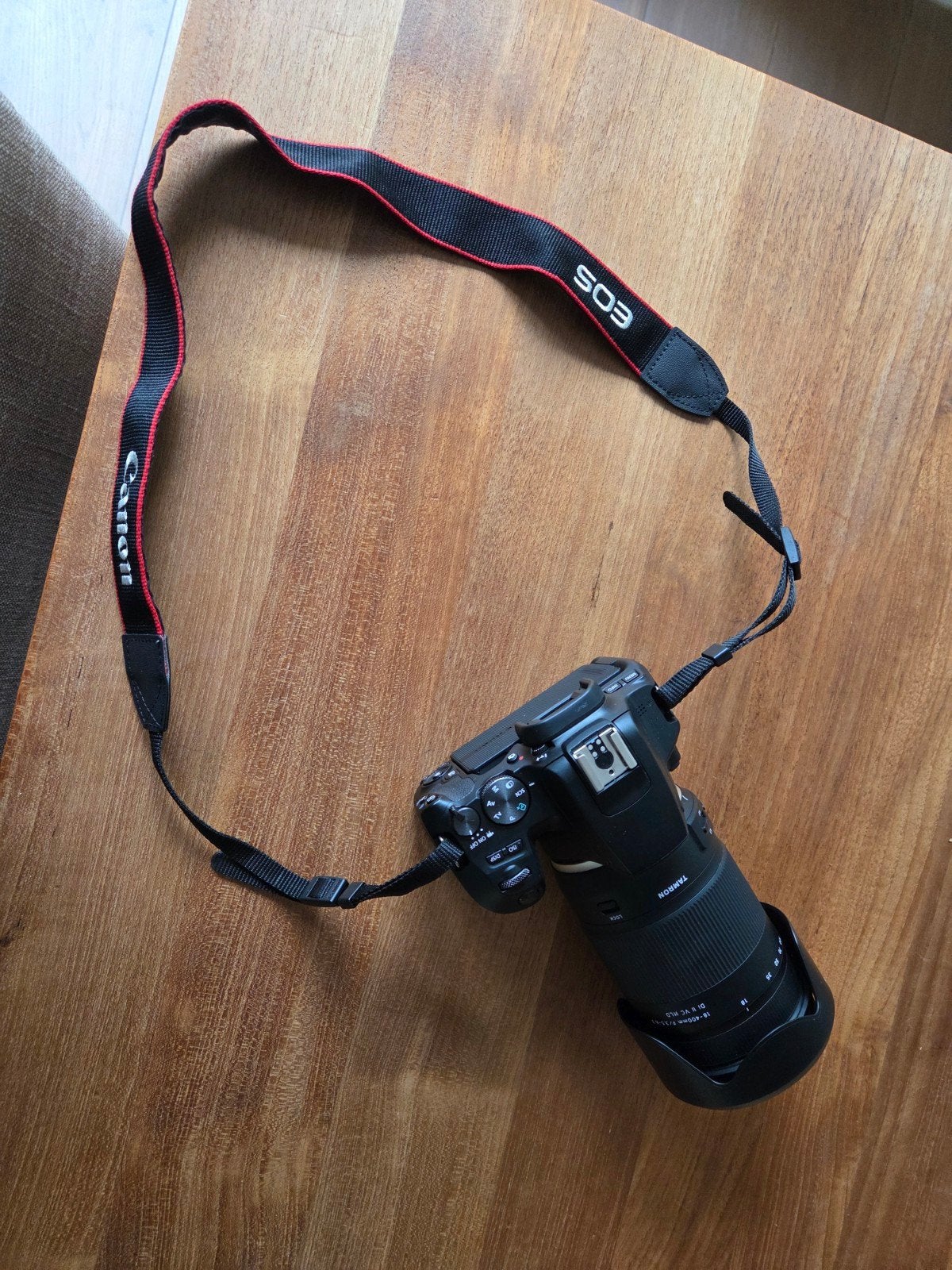 Canon EOS 250D met 18-400mm lens en accessoires, Audio, Tv en Foto, Fotocamera's Digitaal, Ophalen, Zo goed als nieuw, Canon, 8 keer of meer