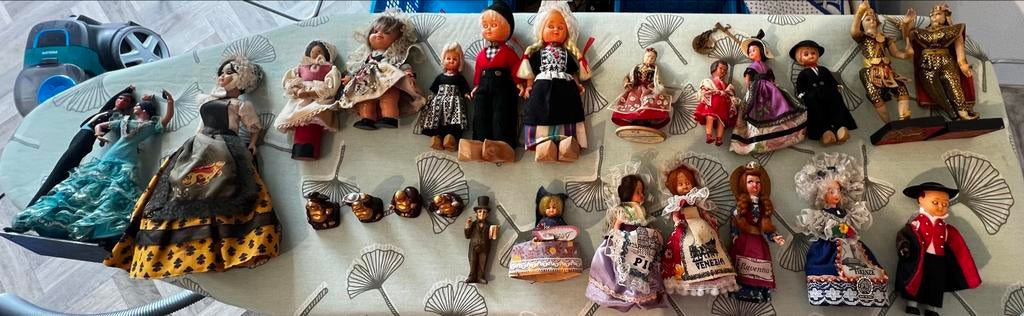 Diverse decoratieve poppen /poppetjes - Wereldse verzameling, Verzamelen, Poppen, Ophalen of Verzenden, Gebruikt, Overige typen