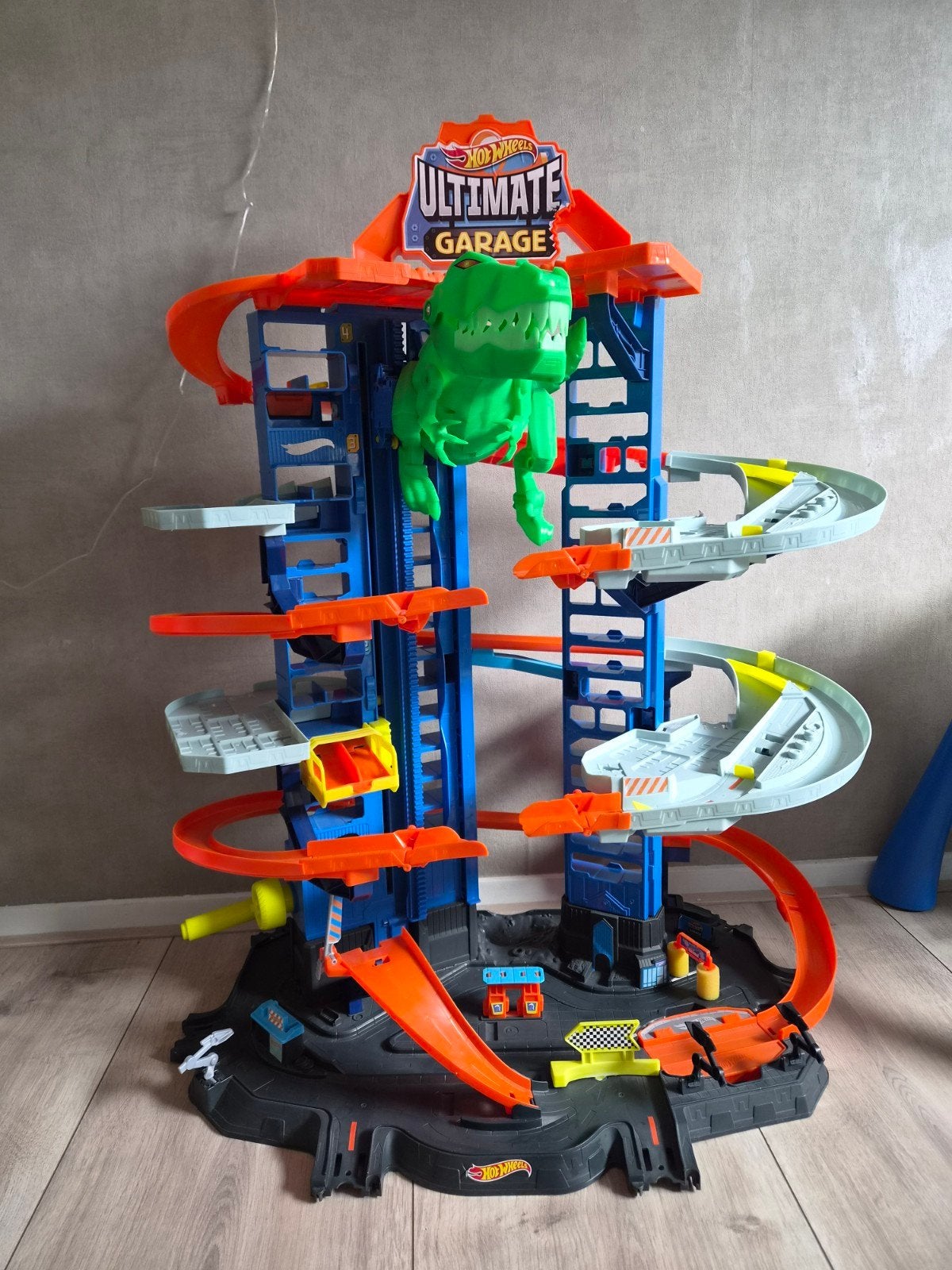 Hot Wheels Ultimate Garage met Dino met 25 autos naar keuze, Ophalen, Zo goed als nieuw