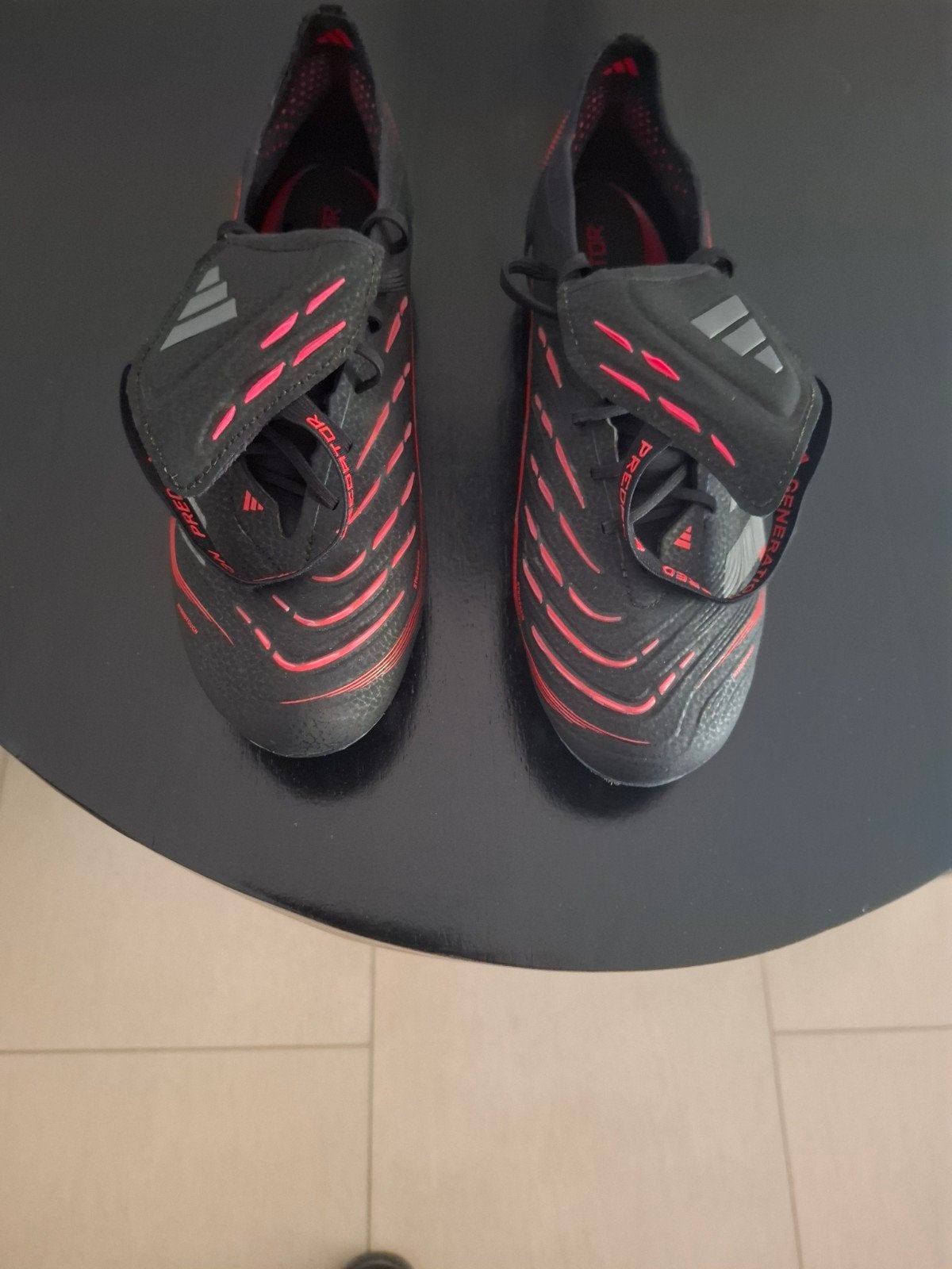 Nieuwe Adidas Predator voetbalschoenen maat 41, Ophalen of Verzenden, Nieuw, Schoenen