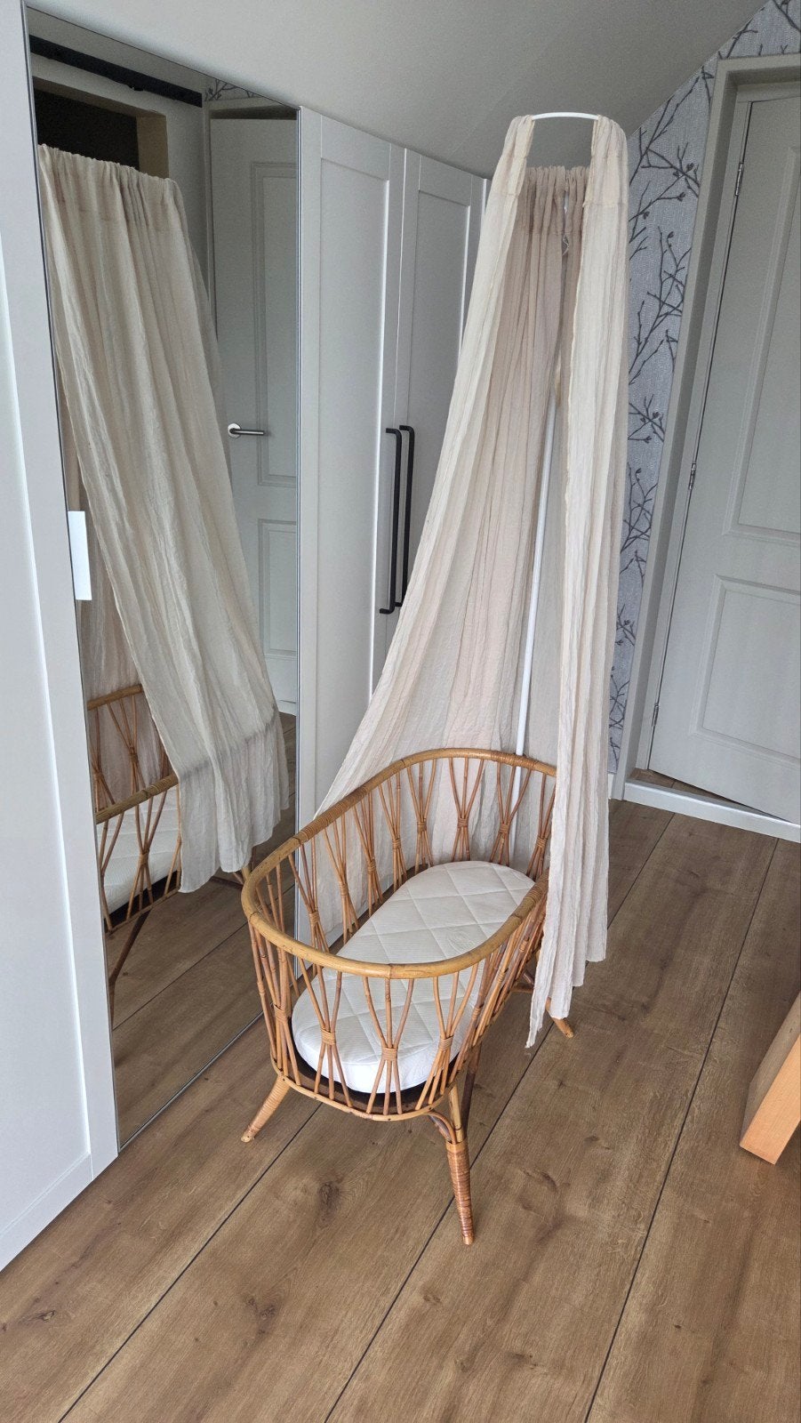 Wieg Rotan met jolein sluier en matras, Kinderen en Baby's, Babywiegjes en Ledikanten, Ophalen, Gebruikt, Wieg
