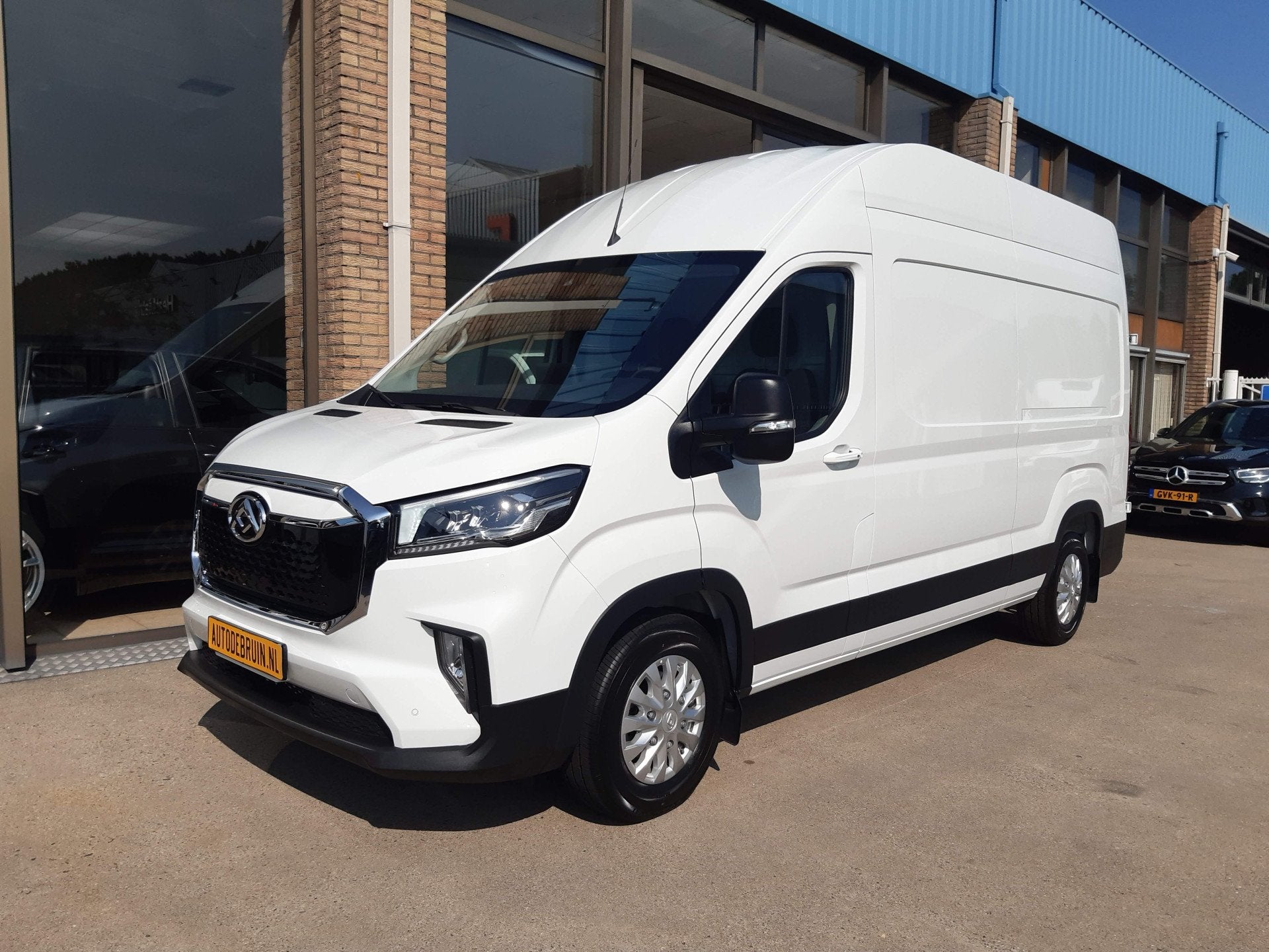 Maxus eDeliver 9 L3H3 72 kWh Airco Achteruitrijcamera PDC St, Auto's, Stof, Zwart, Maxus, Wit